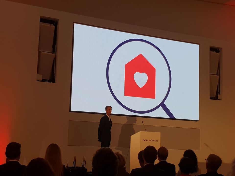 OWNR CEO Nils Kohle gibt eine Keynote