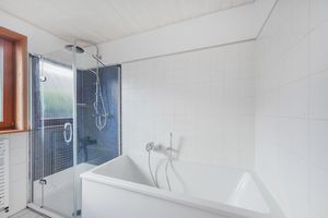 Ein OWNR Bungalow in Poppenbuettel Badezimmer