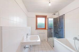 Ein OWNR Bungalow in Poppenbuettel Badezimmer