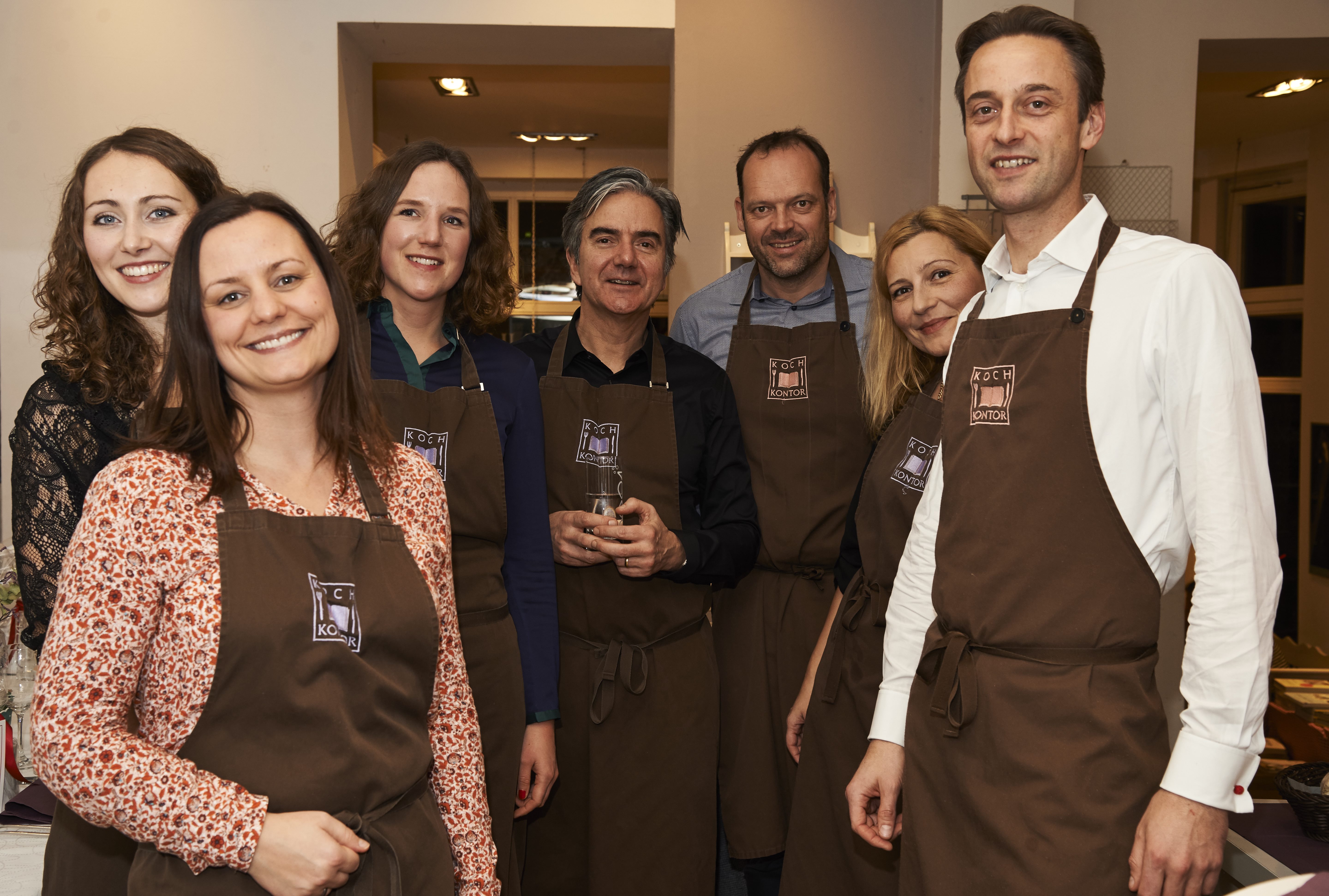 Das Team bei der OWNR Weihnachtsfeier 